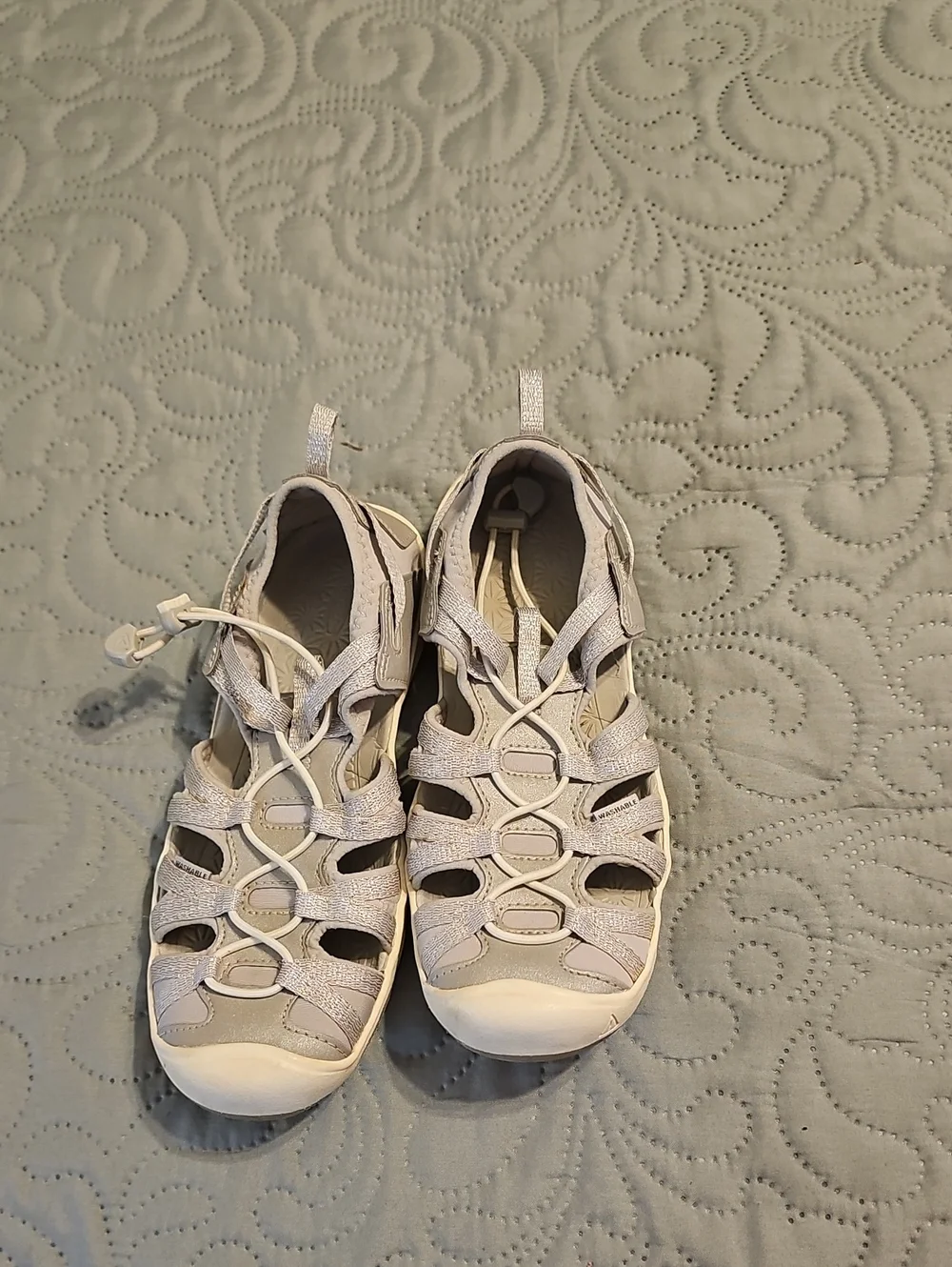 Keen Girls'  Cream Outdoor Sandal - Lightweight Closed-Toe Design